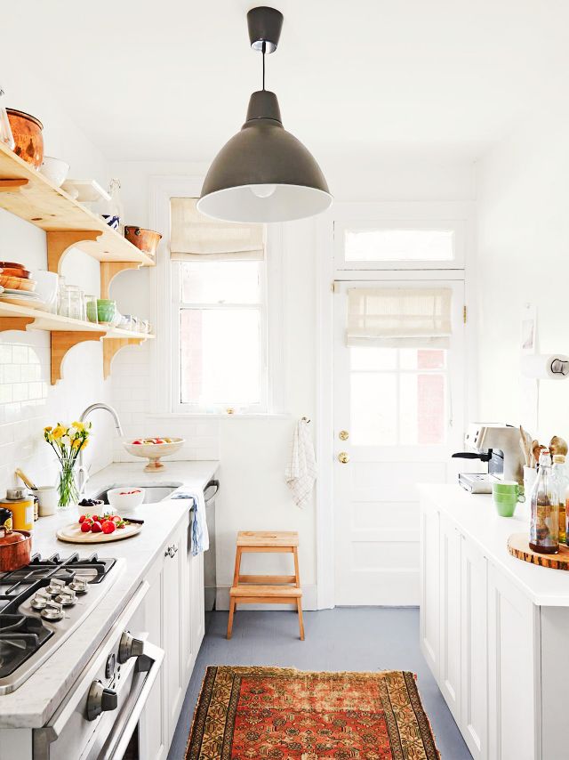 Narrow Kitchen Designs To Use The Space In An Efficient Way