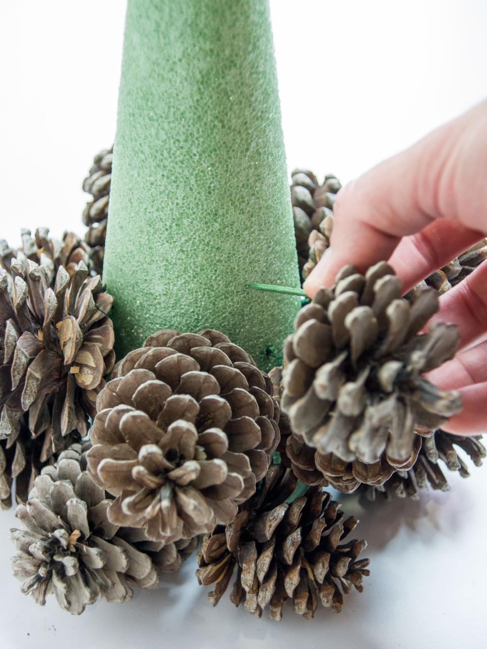 Nautical Christmas Wreath Ideas - Pine Cone Christmas Tree Decor Diy ...