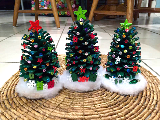 Easy DIY Christmas Pine Cone Decor That Will Amaze Everyone