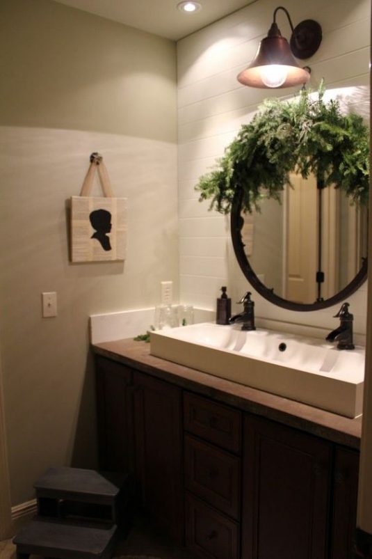 Stunning Christmas Bathroom Decor Ideas To Get In The Holiday Mood