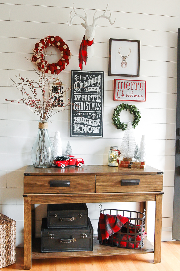 Magnificent Christmas Console Decor Ideas And Tips For Decorating Like ...