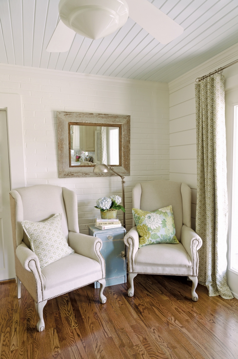 The Importance Of Having A Simple Conversation Nook In Your Home