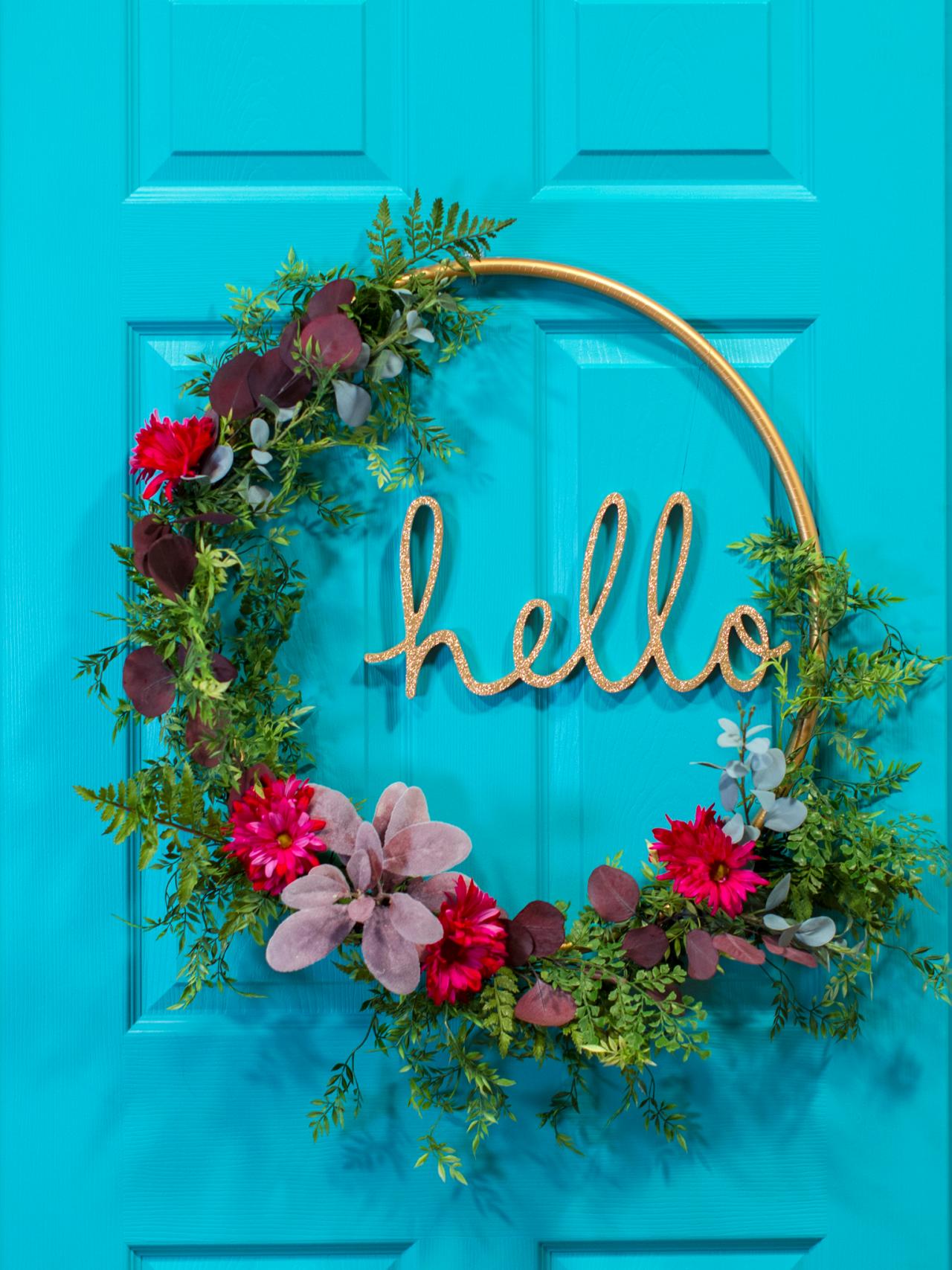 DIY Hula Hoop Wreath Is A Budget-Friendly Idea For Parties