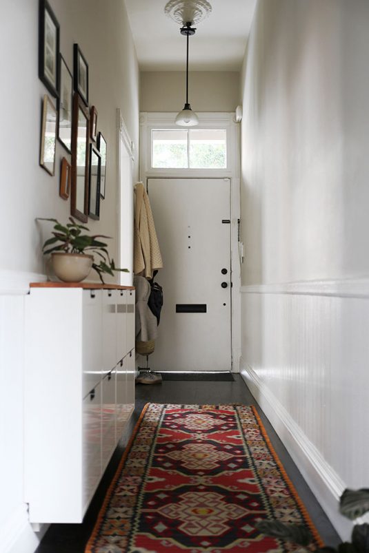 How To Decorate Your Narrow Entryway And Make It Functional?