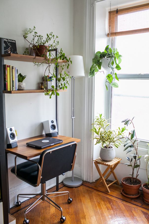 Ideas For Storing Handbags : 15 Very Small Desk Ideas That Will