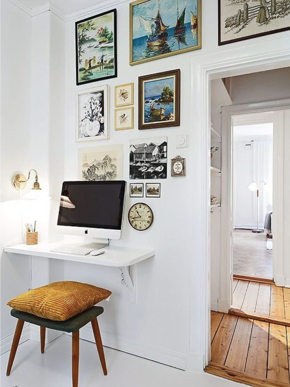 15 Very Small Desk Ideas That Will Surprise You With The Functionality