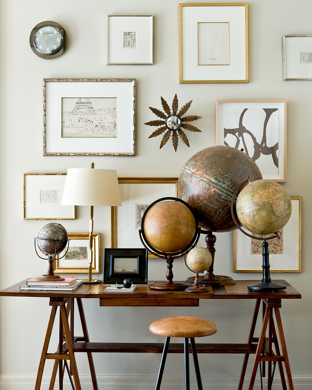 Globe Decor Ideas That Will Amaze The Passionate Travelers