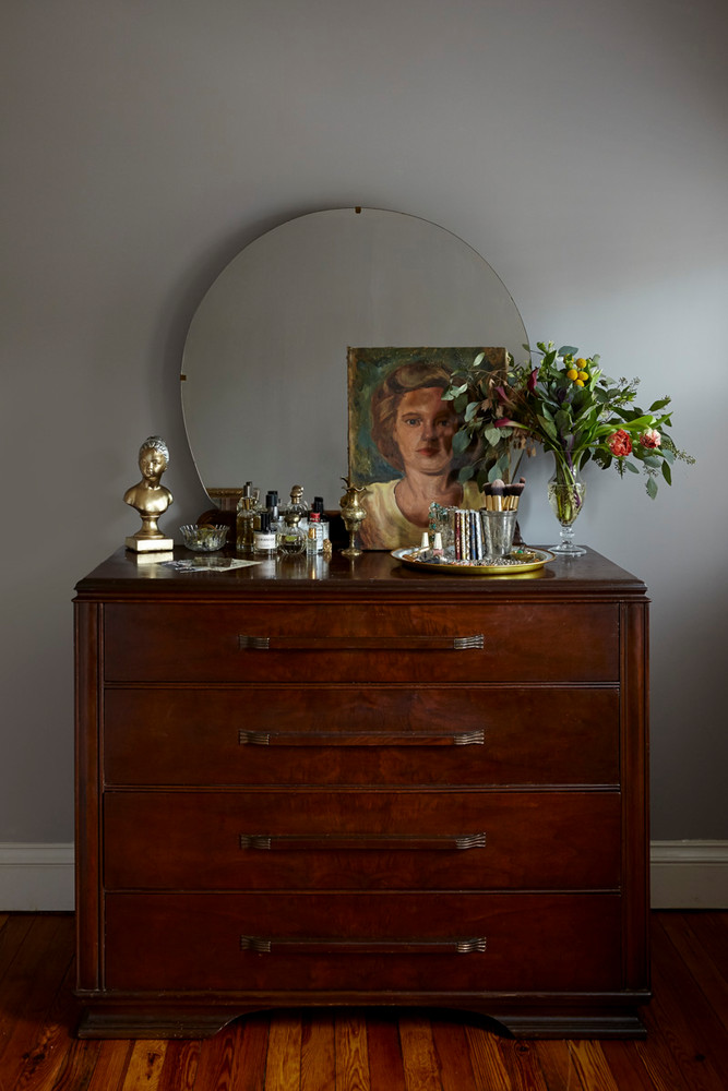 Professional Tips For Dresser Top Decor That Anyone Will ...