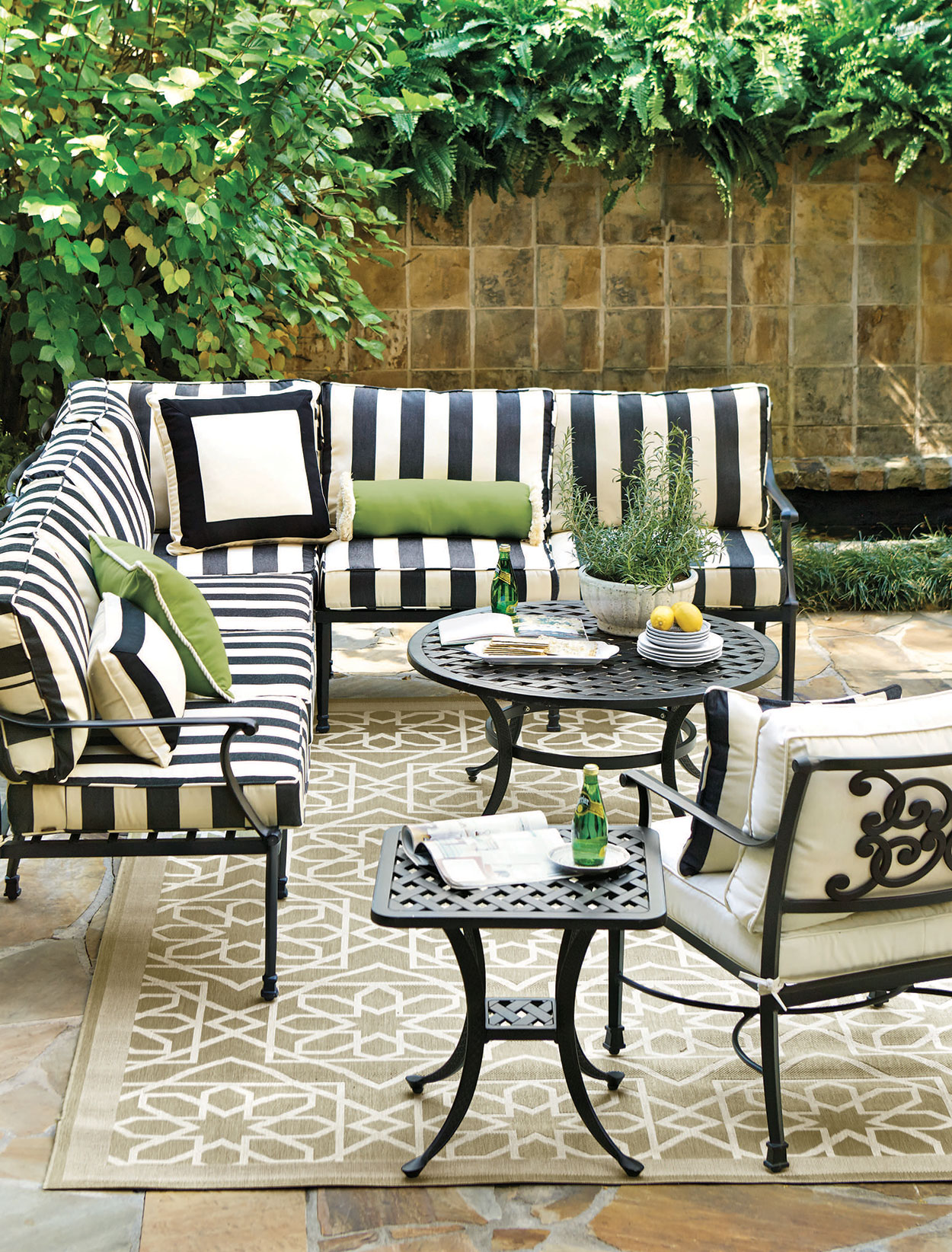 How To Style Outdoor Seating Area-The Guide For Beginners