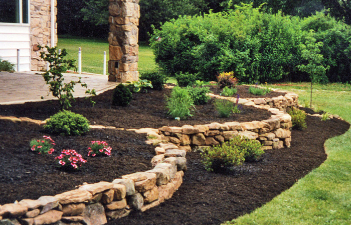 Mulch Landscaping Tips That You Will Find Helpful