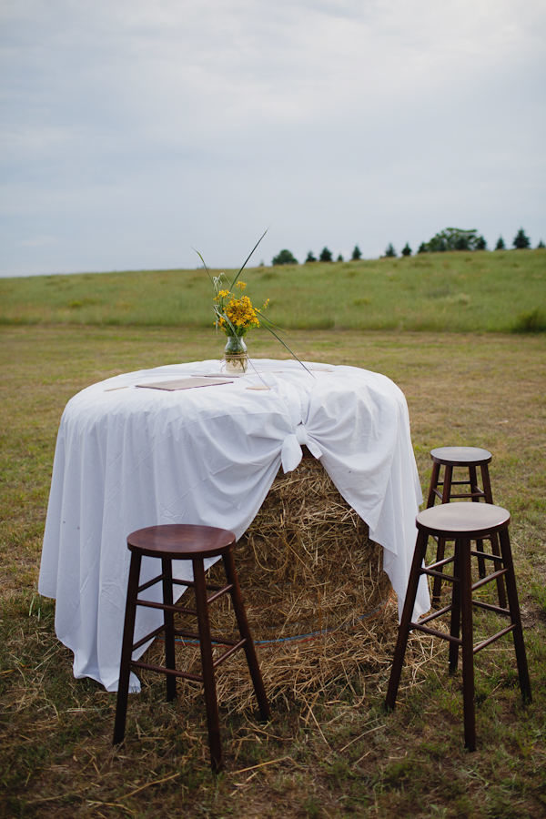 Stunning Hay Bale Seating Ideas That Are So Cheap