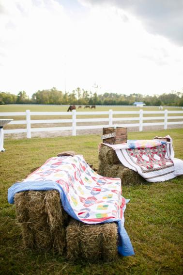 Stunning Hay Bale Seating Ideas That Are So Cheap