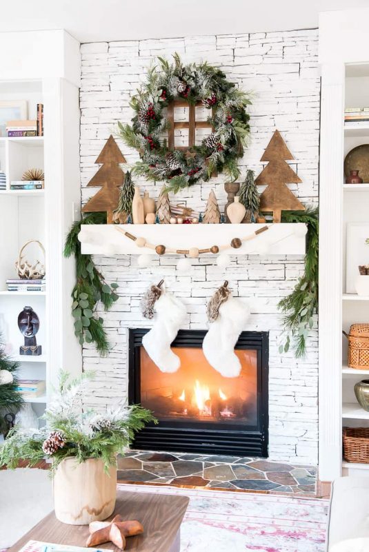 The Ultimate Tips For Tasteful Christmas Mantel Decor