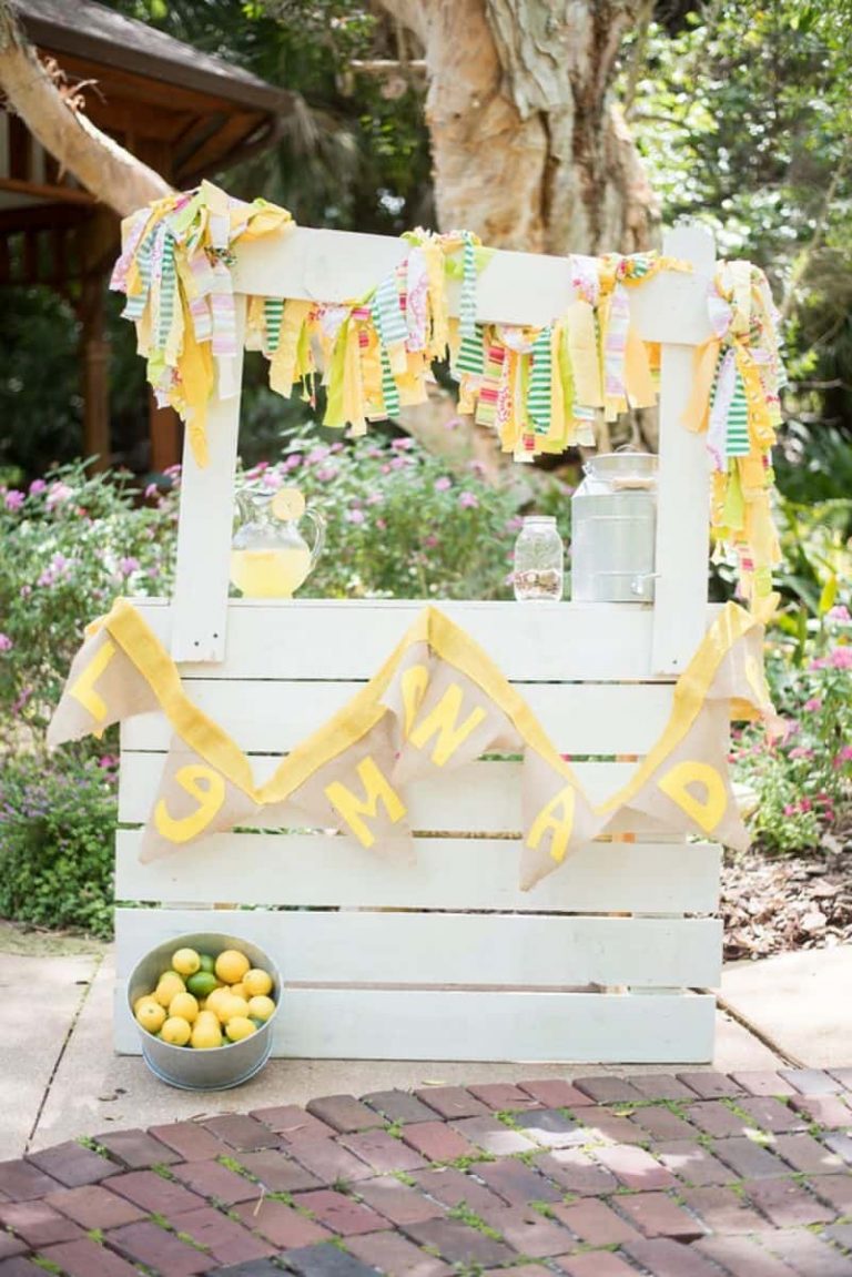 DIY Lemonade Stand Ideas That Look So Adorable